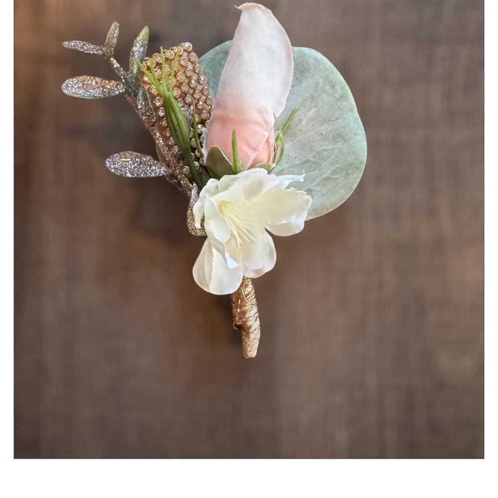 Elegant Floral Boutineer with Pink and Cream Accents